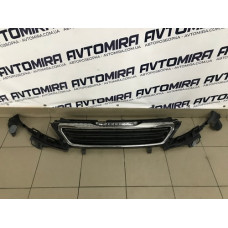 Решітка радіатора комплектна Peugeot 308 T9 2013-2017 1610745280